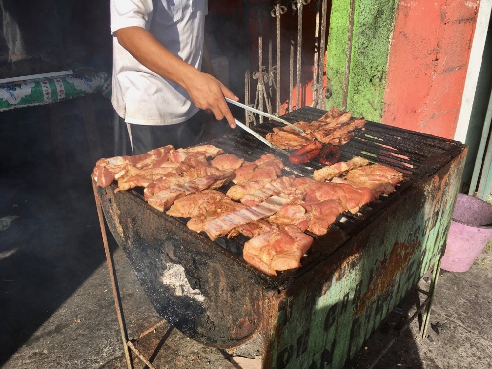 Street food - grilování masa