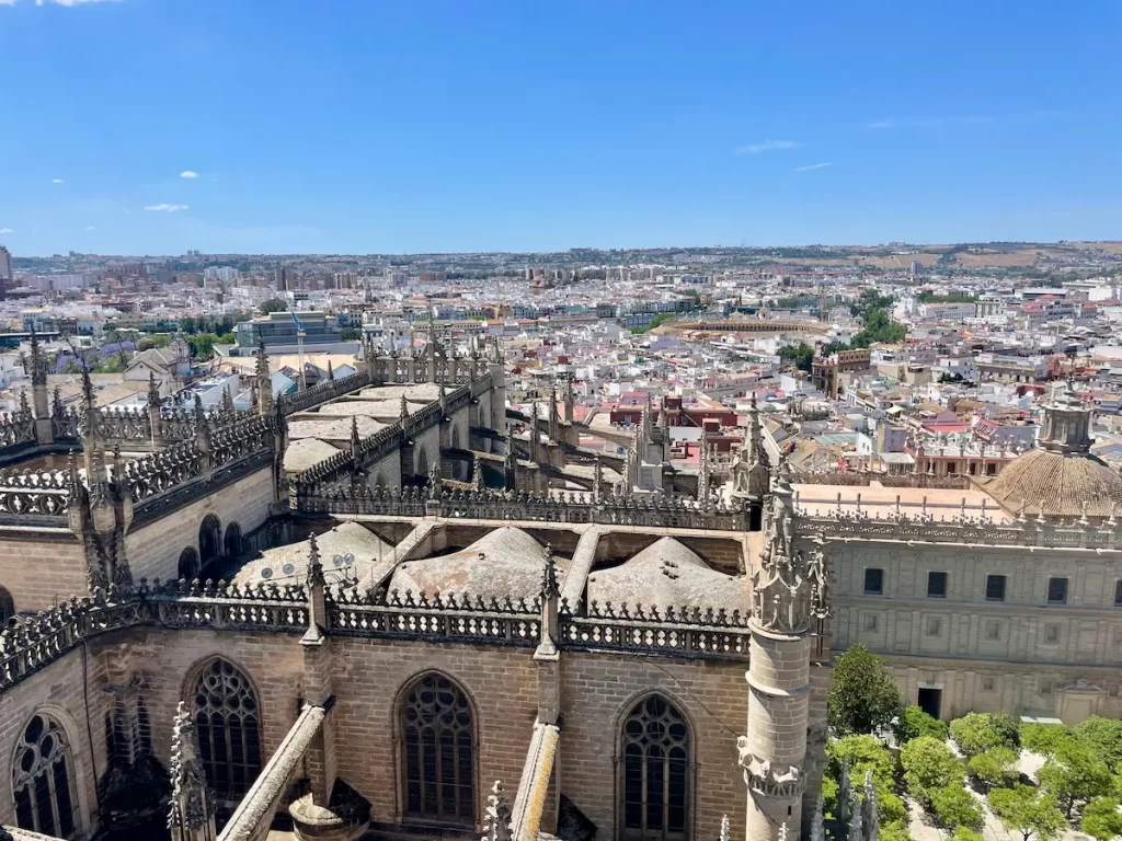 Sevilla - Výhled z Giraldy na katedrálu