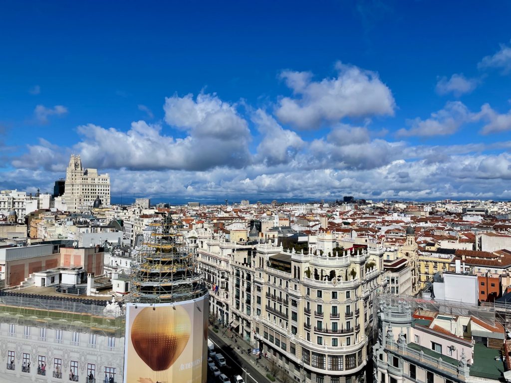 Výhled na Metropolis a Madrid