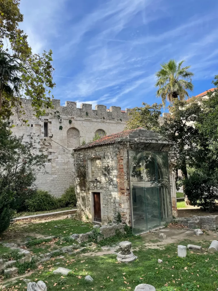 Hradby Splitu ze severní strany města