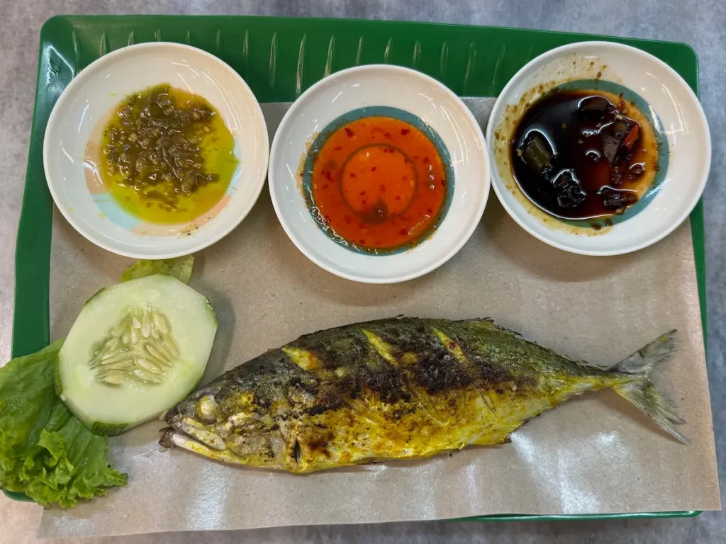 Malajsie - jídlo: Ikan Bakar