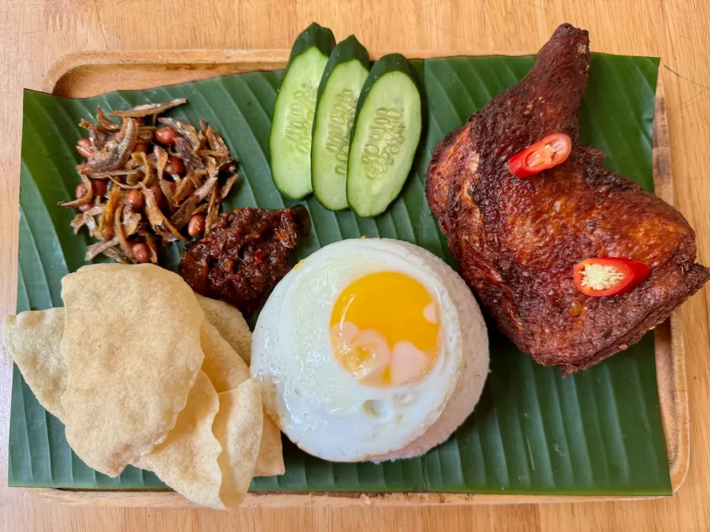 Malajsie - jídlo: Nasi Lemak